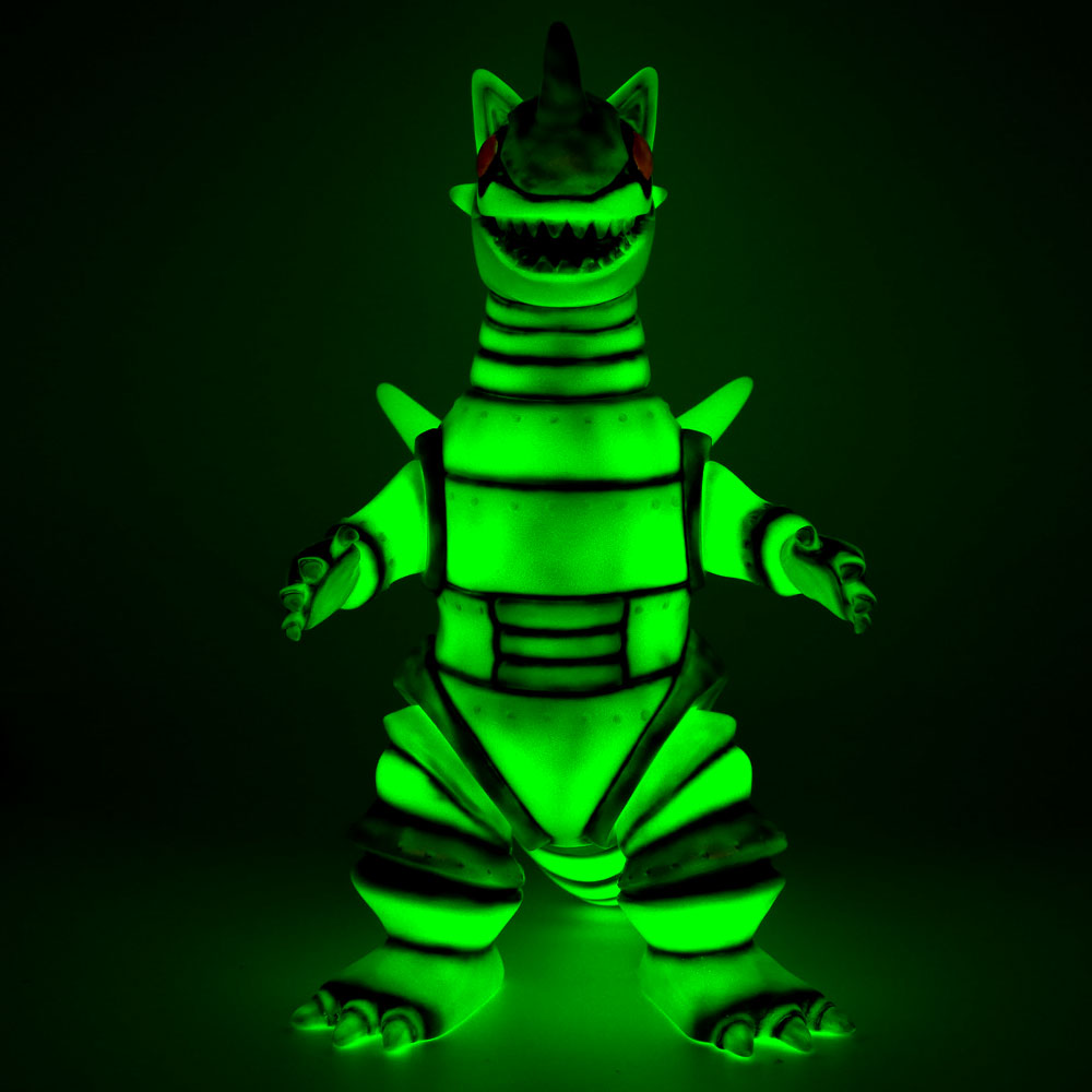 墓場の画廊×ドリームロケット第二弾‼︎暗闇で光る、怪獣ロボットが出現 